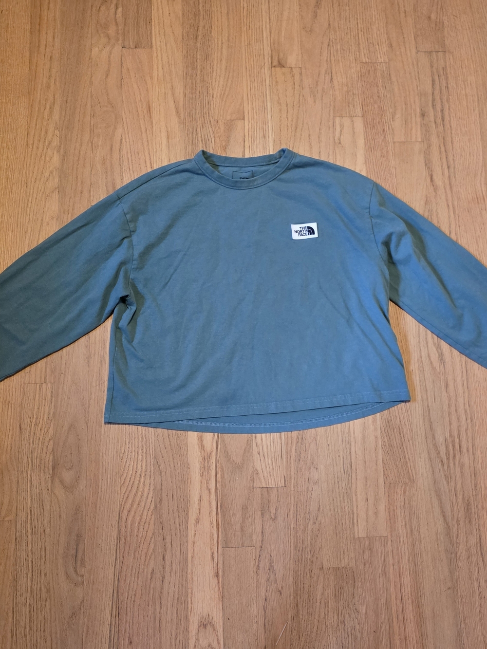 The North Face Women’s Long Sleeve Crew Cropped Top - Green